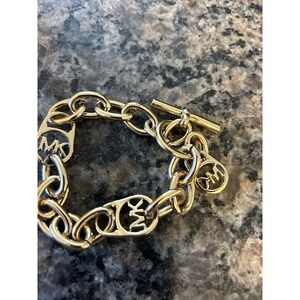 Michael Kors MKJ3722 Chain Link Padlock Toggle Gold-Tone Bracelet